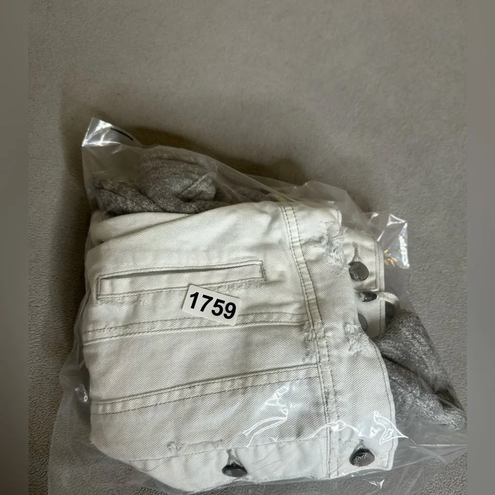 Free People White and Grey Jean Jacket Distressed Denim Detachable Hood Size XS - Picture 15 of 15